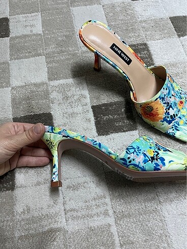 38 Beden yeşil Renk Nine west şık terlık