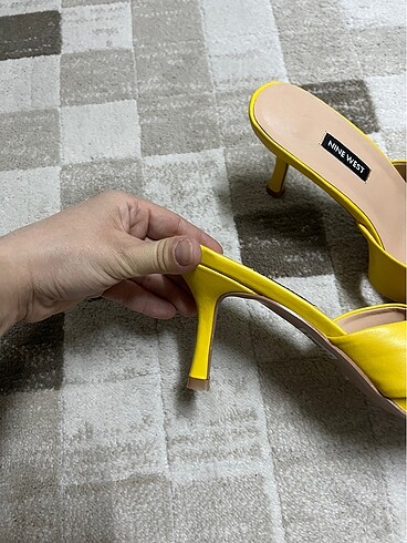41 Beden sarı Renk Nine west şık terlık