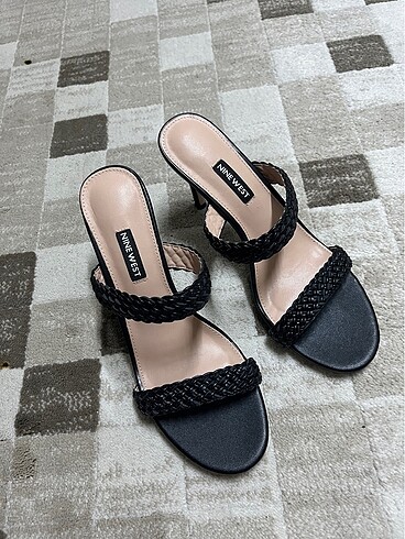 40 Beden siyah Renk Nine west şık terlık