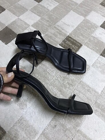 H&M ince topuklu