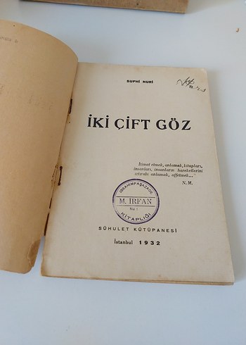 Beden Renk İki Çift Göz - Suphi Nuri