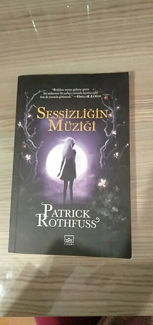 Sessizliğin Müziği - Patrick Rothfuss