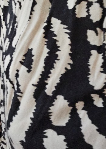 l Beden beyaz Renk Uzun Kollu Zebra Desenli Uzun Elbise