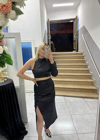 Siyah saten takım