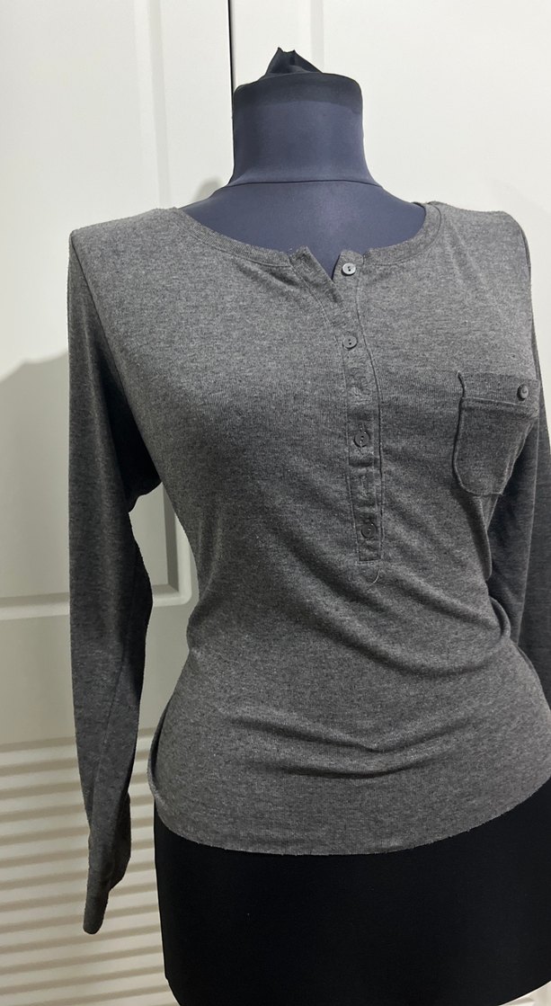 Gri Düğmeli Uzun Kollu Kadın Vintage Bluz - Görsel 3