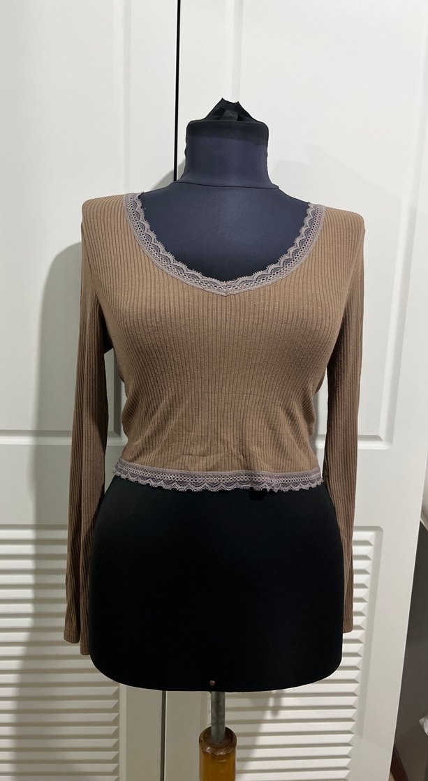 Dantel Detaylı V Yaka Bej Vintage Kadın Bluz - Görsel 4