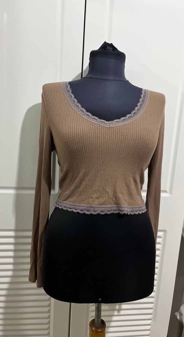 Dantel Detaylı V Yaka Bej Vintage Kadın Bluz - Görsel 2