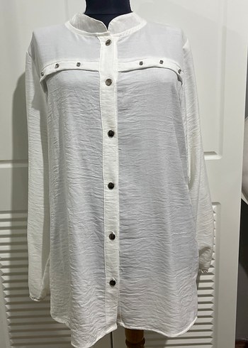 Düğmeli Beyaz Keten Kadın Gömlek - Görsel 2