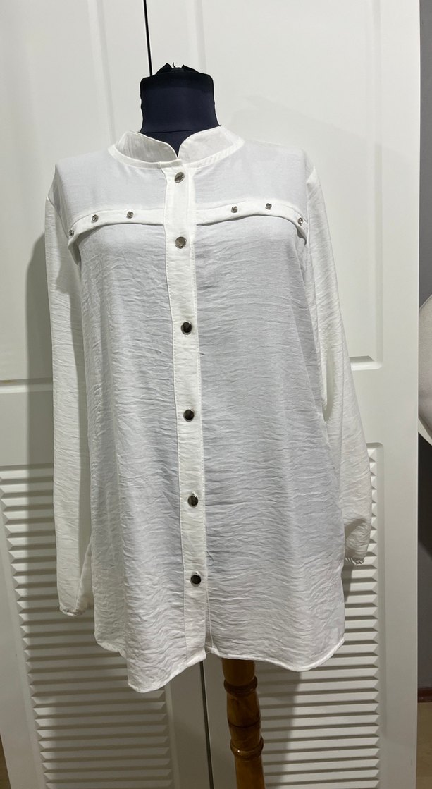 Düğmeli Beyaz Keten Kadın Gömlek - Görsel 4