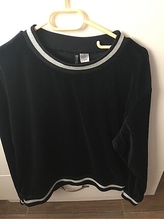 H&M sweatshirt