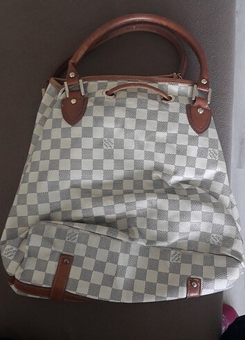Louis Vuitton Kol Çantası