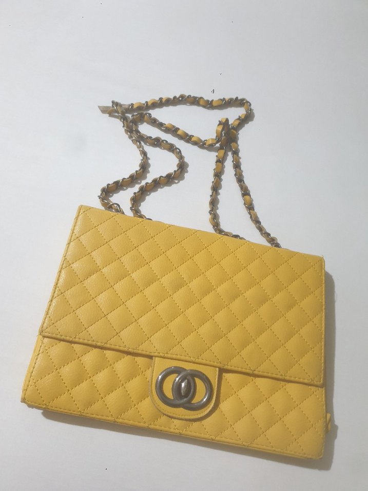 Sarı Deri Kareli Tokalı Kadın Çantası - Görsel 2