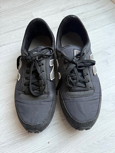 New Balance 410 ~ 39,5 numara