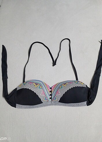 Penti bikini üstü