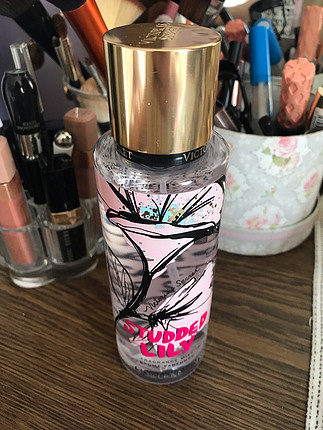 Victoria s Secret Victoria?s secret studded lilly vucut spreyi
