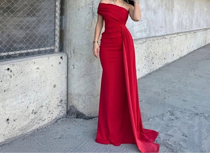 Zara Kırmızı abiye