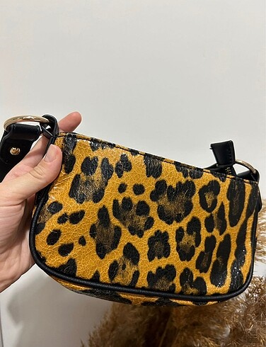 Asos Bu senenin modası leopar çanta