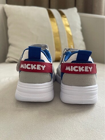 22 Beden Mickey Spor Ayakkabı