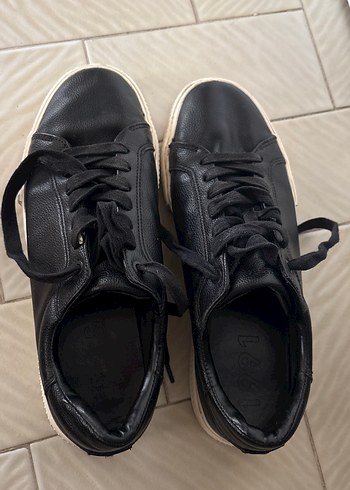 Pull and Bear Siyah Deri Sneaker