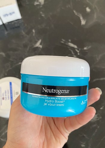  Beden Renk Neutrogena Hydro Boost Kadın Nemlendirici