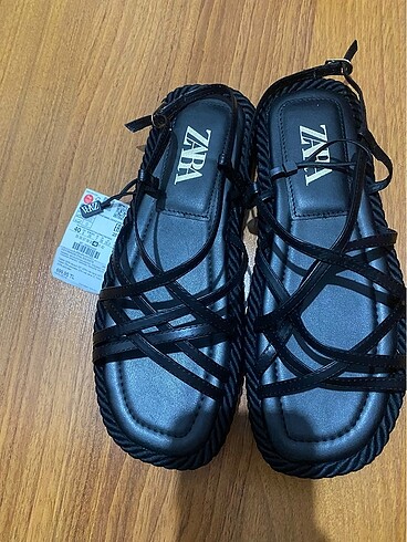 40 Beden siyah Renk Zara İp Detaylı Sandalet