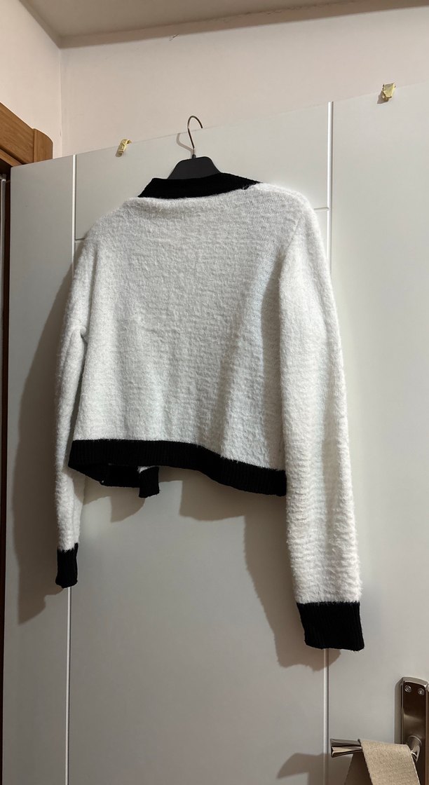 Düğmeli Siyah-Beyaz Midi Kadın Hırka - Görsel 3