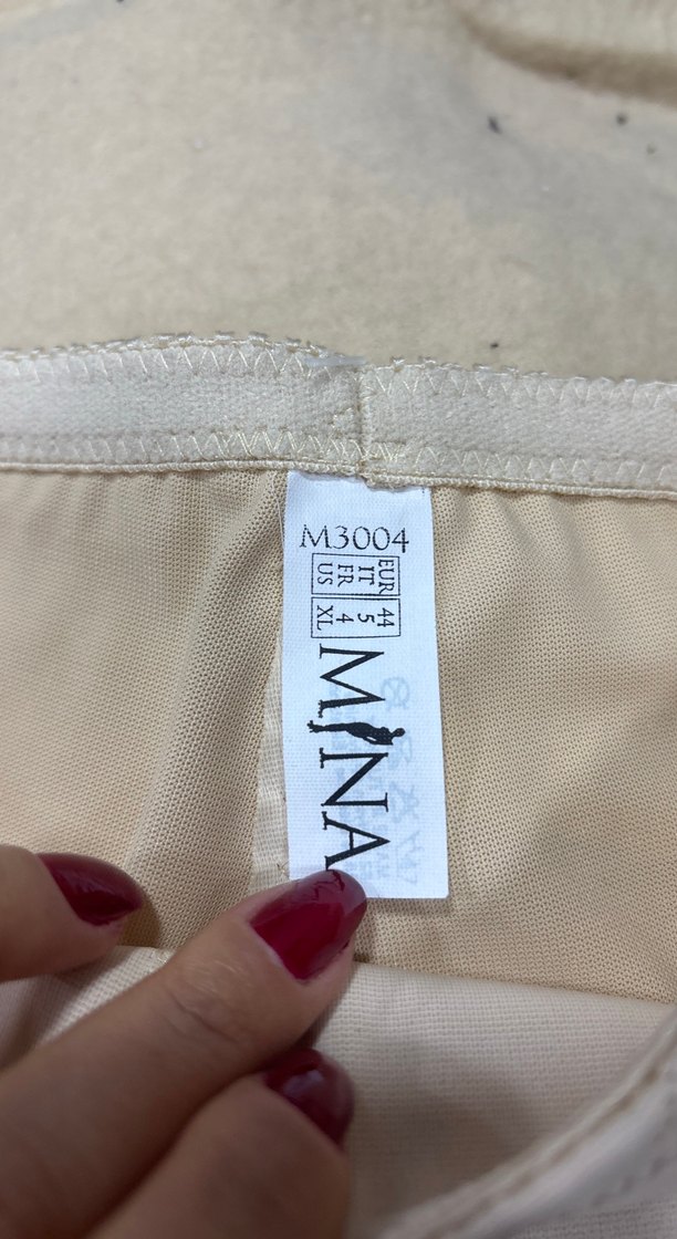 Beyaz Göğüs Korse, Orta Boy, Sade Tasarım - Görsel 3