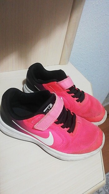 nike kız çocuk ayakkabısı 28.5 no - Görsel 2