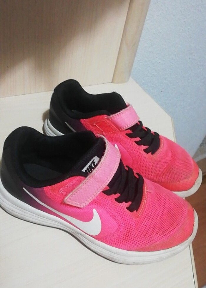 nike kız çocuk ayakkabısı 28.5 no - Görsel 2