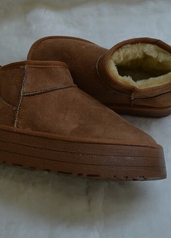 UGG MUADİL