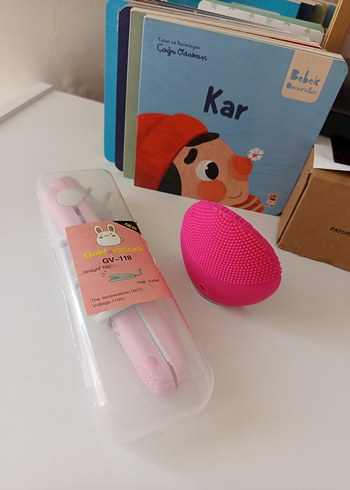 Pembe Pastel Yüz Temizleme Cihazı