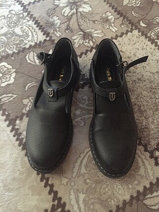 Siyah bayan ayakkabı