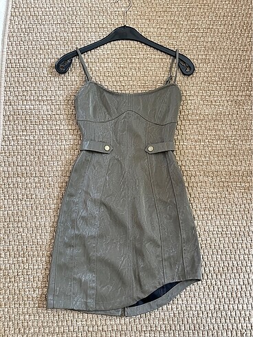 Bershka Elbise