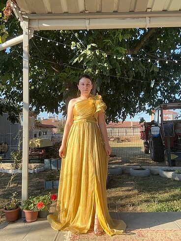 Diğer Sarı renk parıltılı abiye elbise ????