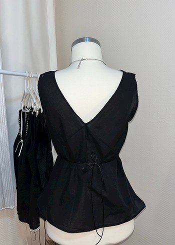 siyah v yakalı gotik bluz - Görsel 3