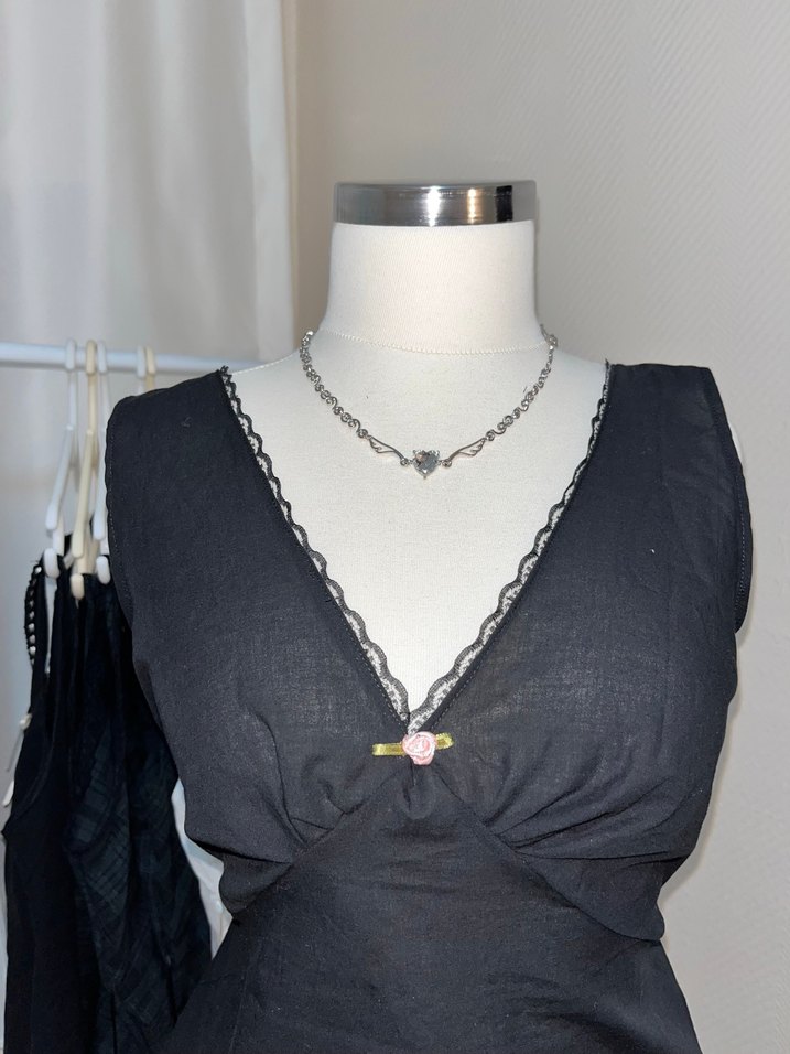 siyah v yakalı gotik bluz - Görsel 2