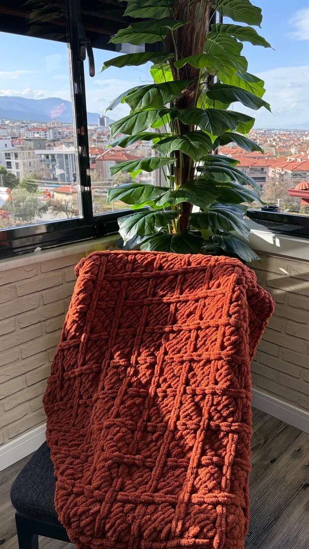 Kiremit Rengi Örgü Çocuk Battaniyesi - Görsel 2