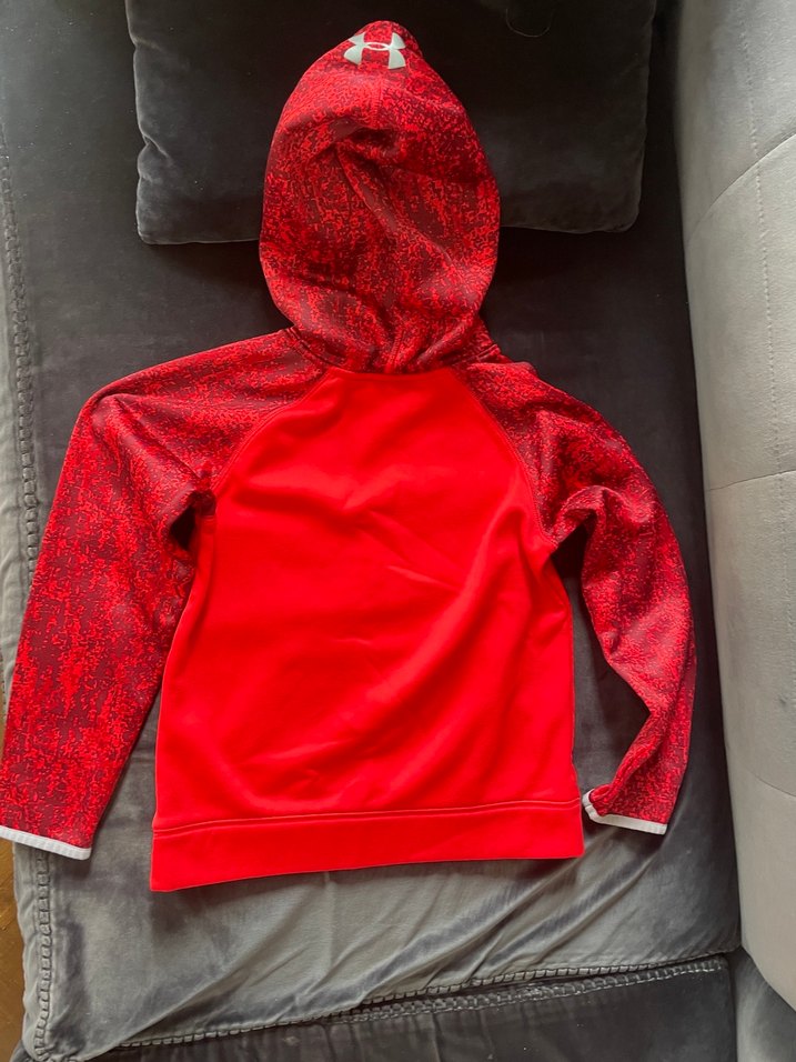 Under Armour Kırmızı Kapüşonlu Erkek Çocuk Sweatshirt 6-7 yas - Görsel 2