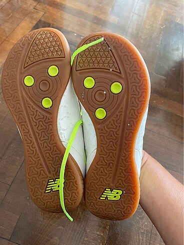 30 Beden New Balance cocuk hali saha futbol ayakkabi