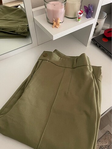 Trendyol & Milla Yeşil kumaş pantolon