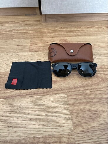 Rayban Erkek Gözlüğü