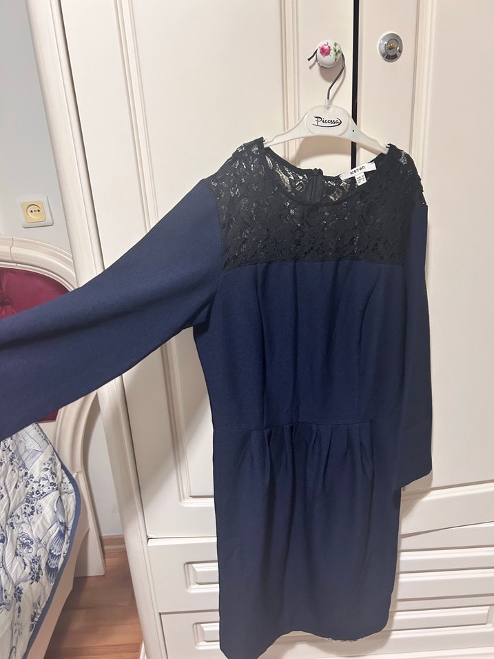 Dantel Detaylı Lacivert Midi Elbise - Görsel 2