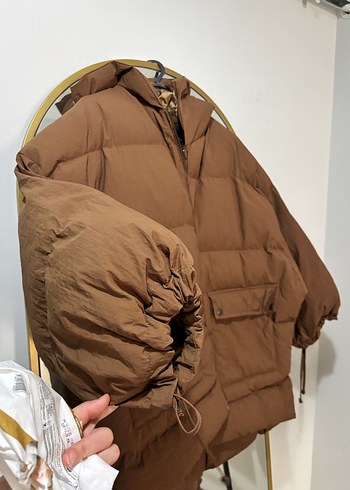 Kahverengi Kapüşonlu Kadın Şişme Mont - Görsel 4