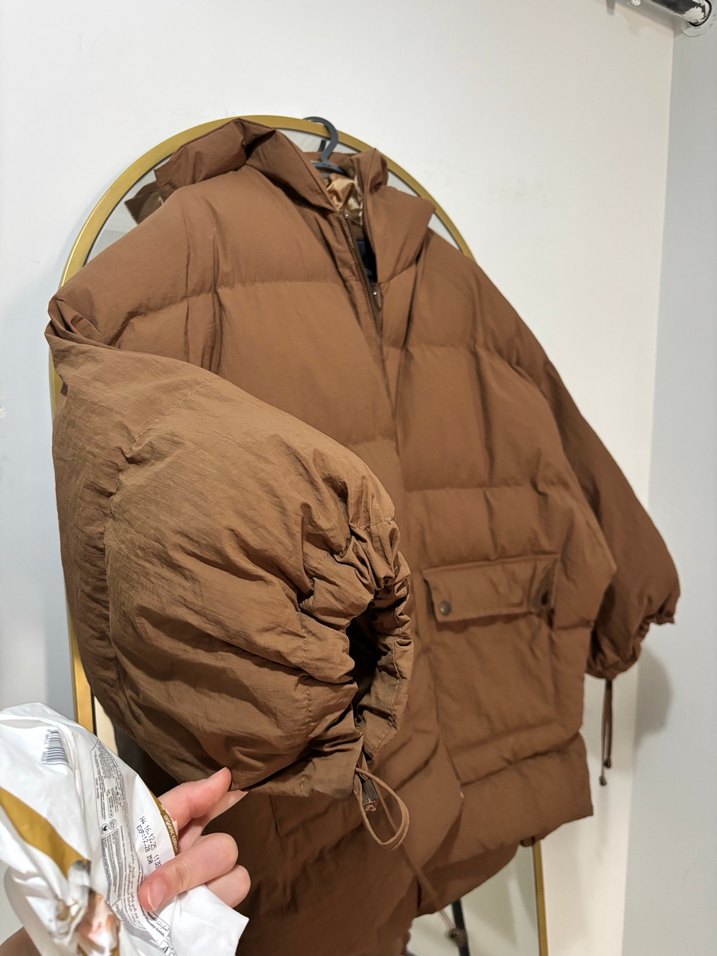 Kahverengi Kapüşonlu Kadın Şişme Mont - Görsel 4