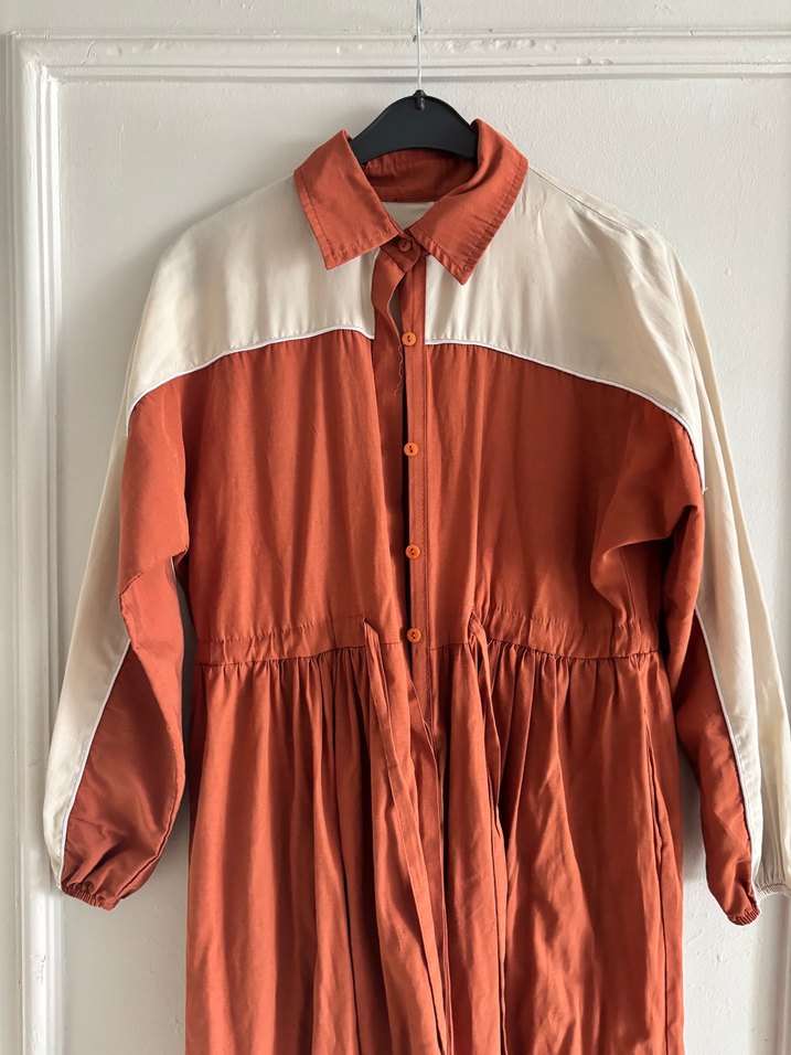 Bej Detaylı Uzun Elbise - Görsel 3