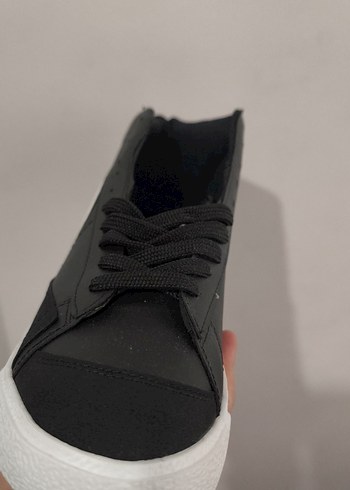 Siyah Beyaz Spor Ayakkabı - Görsel 2