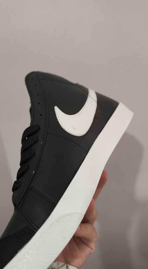 Siyah Beyaz Spor Ayakkabı - Görsel 4