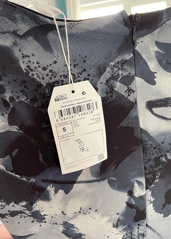 Koton Gri Batik Desenli Uzun Drapeli Elbise