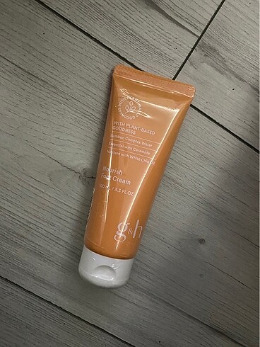 Amway nourish foot cream
