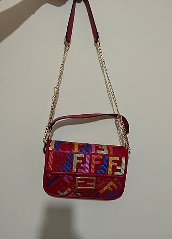 Fendi Fendi kırmızı kol çantası